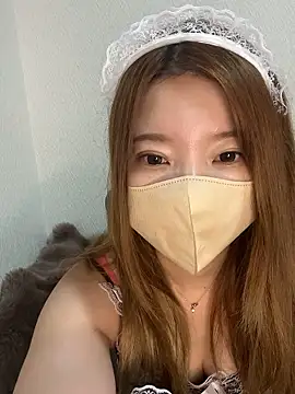 yuuhichan online show from October 18, 2025, 5:04 pm