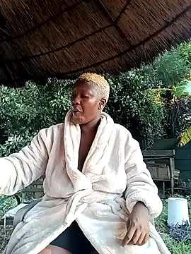 Snapshot of DarkQueen_94 chatting on April 5, 2026, 4:52 am DarkQueen 94 online show from April 5, 2026, 4:52 am