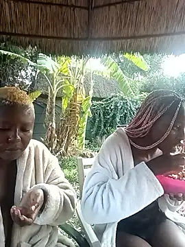 Snapshot of DarkQueen_94 chatting on April 6, 2026, 5:30 am DarkQueen 94 online show from April 6, 2026, 5:30 am