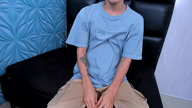 LittleMax23 online show from October 11, 2025, 12:06 pm