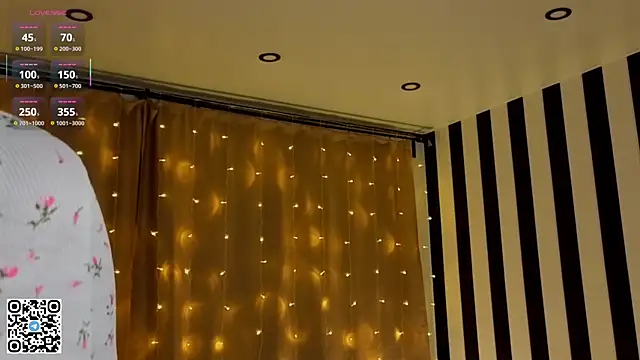 LorinaMaffitt online show from November 18, 2025, 6:22 pm