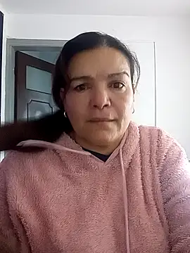 Snapshot of MomSex_ chatting on September 14, 2025, 10:59 am MomSex online show from September 14, 2025, 10:59 am