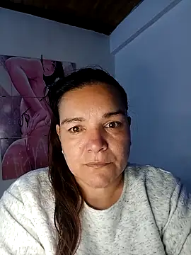 Snapshot of MomSex_ chatting on October 1, 2025, 11:03 am MomSex online show from October 1, 2025, 11:03 am