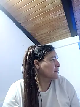 Snapshot of MomSex_ chatting on October 5, 2025, 11:12 am MomSex online show from October 5, 2025, 11:12 am