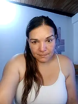 Snapshot of MomSex_ chatting on September 17, 2025, 7:27 pm MomSex online show from September 17, 2025, 7:27 pm