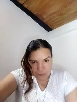 Snapshot of MomSex_ chatting on October 8, 2025, 11:05 pm MomSex online show from October 8, 2025, 11:05 pm