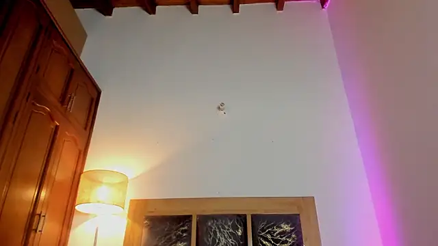 Snapshot of valentina_king18 chatting on February 20, 2026, 3:03 am valentina king18 online show from February 20, 2026, 3:03 am