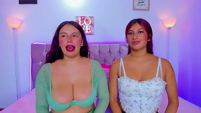 Snapshot of Electra__moon chatting on April 15, 2026, 1:11 am Electra moon online show from April 15, 2026, 1:11 am