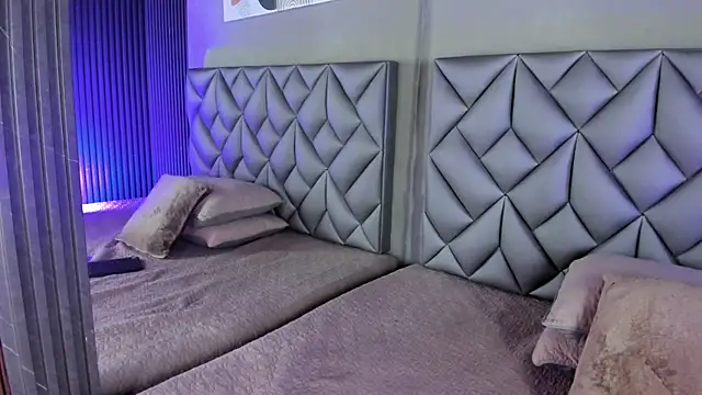 Snapshot of Kitty_Dollyy chatting on November 21, 2025, 8:52 pm Kitty Dollyy online show from November 21, 2025, 8:52 pm