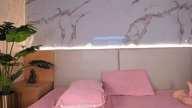 Celeste-Evanns online show from October 28, 2025, 8:08 pm