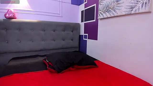 tiiny emilly online show from October 6, 2025, 9:48 pm