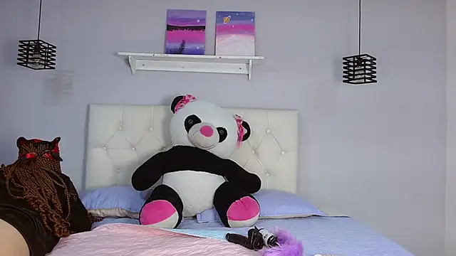 Snapshot of _Aiitanaa_ chatting on November 5, 2025, 5:21 am Aiitanaa online show from November 5, 2025, 5:21 am