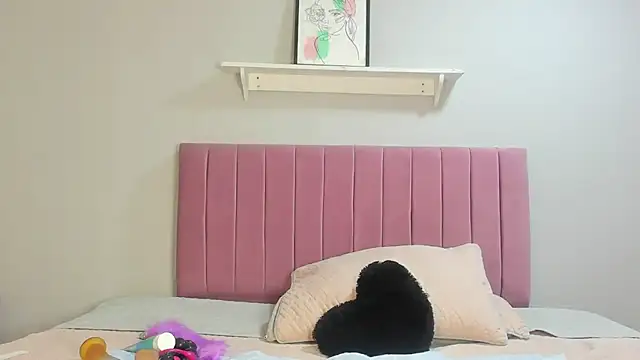 Snapshot of _Aiitanaa_ chatting on November 8, 2025, 5:44 am Aiitanaa online show from November 8, 2025, 5:44 am