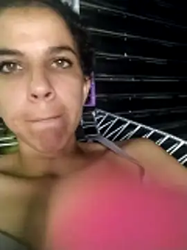 Snapshot of lucerocutte chatting on December 5, 2025, 3:43 pm lucerocutte online show from December 5, 2025, 3:43 pm