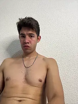 Snapshot of Maxtaylor18 chatting on October 15, 2025, 3:05 am Maxtaylor18 online show from October 15, 2025, 3:05 am