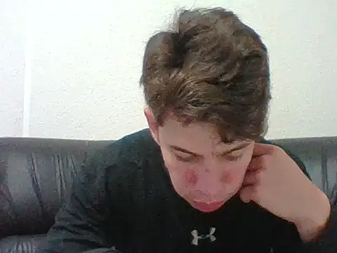 Snapshot of Maxtaylor18 chatting on November 4, 2025, 10:02 pm Maxtaylor18 online show from November 4, 2025, 10:02 pm