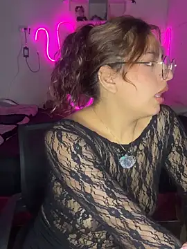 Snapshot of SoftLady_S33 chatting on May 16, 2026, 3:16 am SoftLady S33 online show from May 16, 2026, 3:16 am