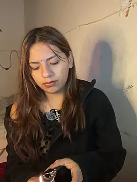 Snapshot of SoftLady_S33 chatting on May 25, 2026, 2:27 pm SoftLady S33 online show from May 25, 2026, 2:27 pm
