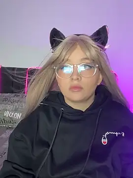 Snapshot of Annie_Grosse chatting on September 18, 2025, 8:56 pm Annie Grosse online show from September 18, 2025, 8:56 pm