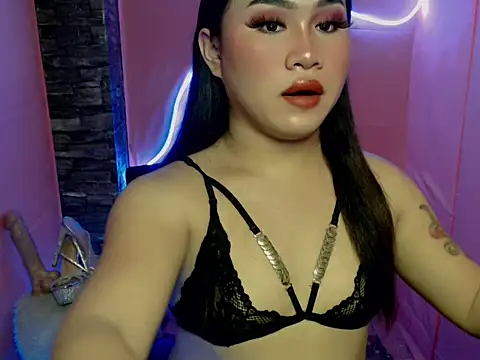 pretty lassy online show from November 7, 2025, 3:38 pm