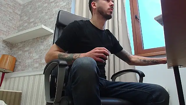 JonahShaw online show from November 5, 2025, 5:10 am