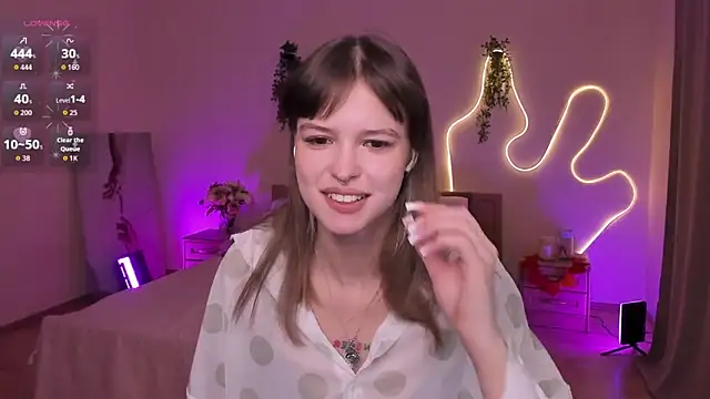 Snapshot of Lisa_Blossom chatting on April 11, 2026, 7:45 am Lisa Blossom online show from April 11, 2026, 7:45 am