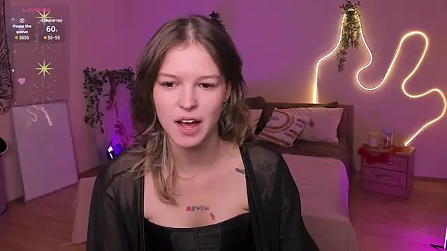 Lisa Blossom online show from June 30, 2026, 6:02 am