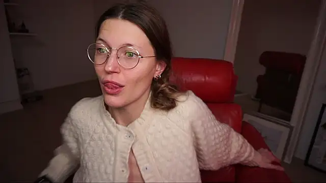 Snapshot of Scorpion_Peach chatting on November 15, 2025, 5:06 pm Scorpion Peach online show from November 15, 2025, 5:06 pm