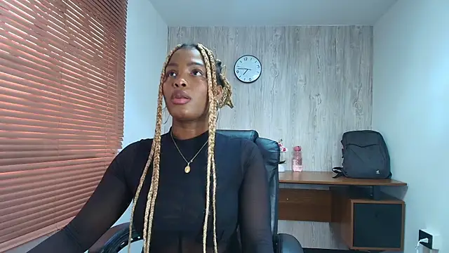 Snapshot of ArianaBeake chatting on October 21, 2025, 12:48 pm ArianaBeake online show from October 21, 2025, 12:48 pm