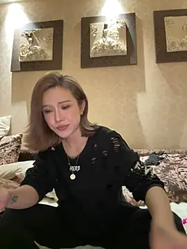 Snapshot of Manson13333 chatting on May 17, 2026, 11:54 am Manson13333 online show from May 17, 2026, 11:54 am