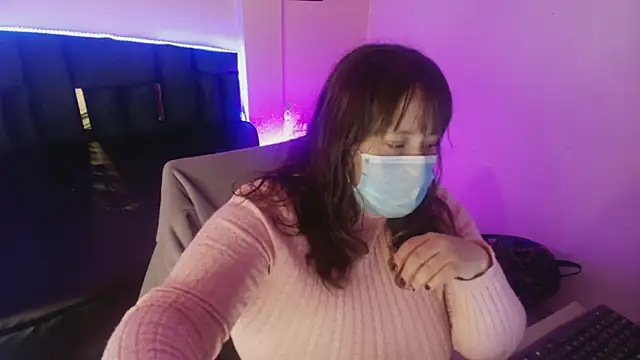  Emily rosee  online show from November 24, 2025, 11:21 am