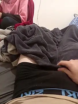 Snapshot of Couplefrsex chatting on October 18, 2025, 10:01 pm Couplefrsex online show from October 18, 2025, 10:01 pm