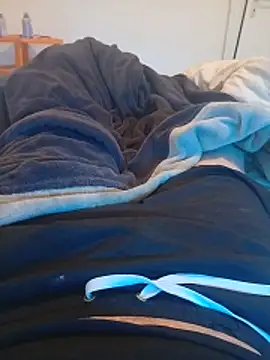 Couplefrsex online show from May 22, 2026, 10:41 pm