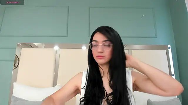 Snapshot of selena_rous chatting on September 15, 2025, 12:27 pm selena rous online show from September 15, 2025, 12:27 pm