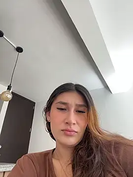 Isa Villamarin online show from October 9, 2025, 2:39 pm