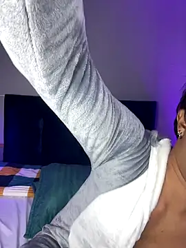 Leo Savage  online show from September 18, 2025, 4:48 am