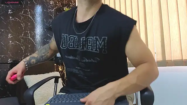 Snapshot of Alexander_ferre chatting on March 10, 2026, 4:00 pm Alexander ferre online show from March 10, 2026, 4:00 pm