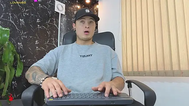 Snapshot of Alexander_ferre chatting on March 18, 2026, 1:46 pm Alexander ferre online show from March 18, 2026, 1:46 pm