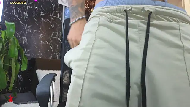 Snapshot of Alexander_ferre chatting on March 15, 2026, 1:18 pm Alexander ferre online show from March 15, 2026, 1:18 pm