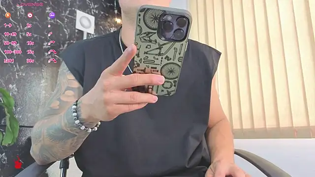 Snapshot of Alexander_ferre chatting on April 11, 2026, 1:15 pm Alexander ferre online show from April 11, 2026, 1:15 pm