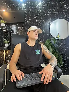Snapshot of Alexander_ferre chatting on June 12, 2026, 12:58 pm Alexander ferre online show from June 12, 2026, 12:58 pm