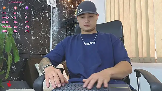 Snapshot of Alexander_ferre chatting on April 4, 2026, 1:17 pm Alexander ferre online show from April 4, 2026, 1:17 pm