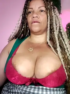 Snapshot of Eva_Luxei chatting on February 8, 2026, 3:59 am Eva Luxei online show from February 8, 2026, 3:59 am