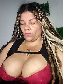 Snapshot of Eva_Luxei chatting on February 12, 2026, 12:16 pm Eva Luxei online show from February 12, 2026, 12:16 pm