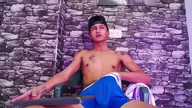 gustavo saaled19  online show from October 25, 2025, 2:39 pm