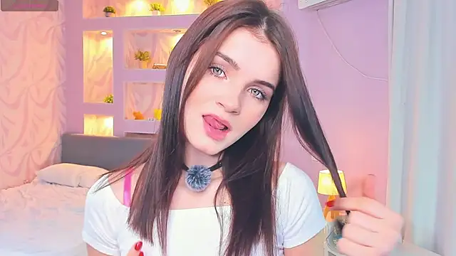 TeriRipka online show from November 5, 2025, 7:06 pm