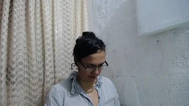 Snapshot of gabbyparker_ chatting on October 9, 2025, 9:32 am gabbyparker online show from October 9, 2025, 9:32 am