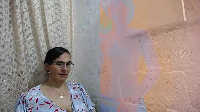 Snapshot of gabbyparker_ chatting on October 4, 2025, 8:32 pm gabbyparker online show from October 4, 2025, 8:32 pm