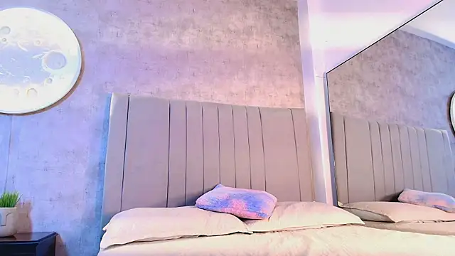 karla-ruiz online show from October 25, 2025, 7:25 pm