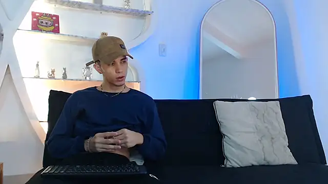 THREE GUYS HOT online show from September 16, 2025, 7:26 pm